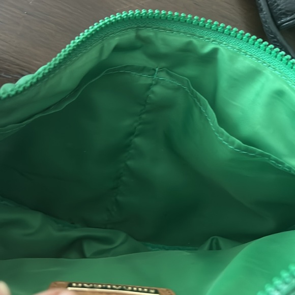 Shiraleah cross body adjustable sling bag - Picture 4 of 4